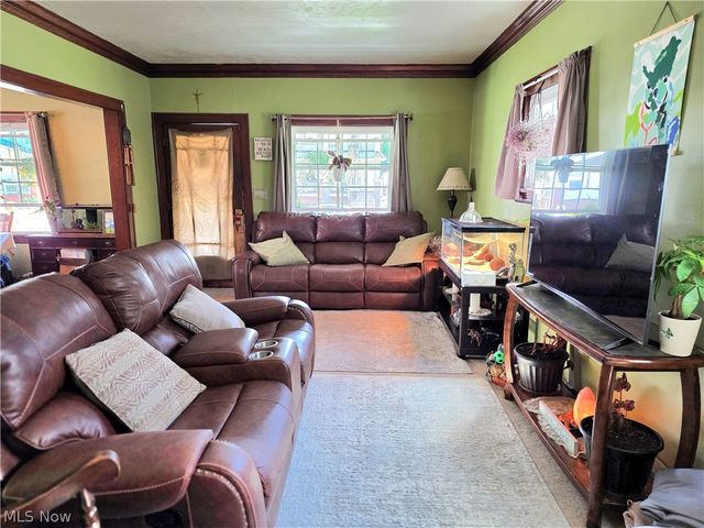 4414 Henritze Avenue, Cleveland, OH 44114