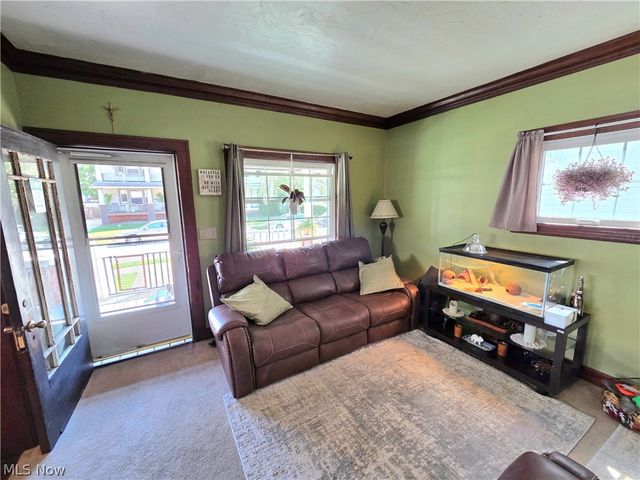 4414 Henritze Avenue, Cleveland, OH 44114