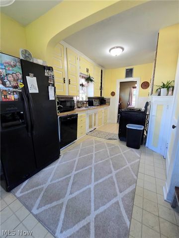 4414 Henritze Avenue, Cleveland, OH 44114