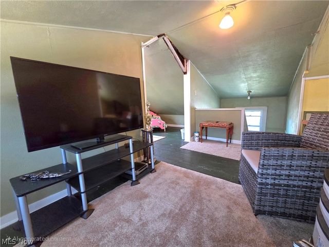 4414 Henritze Avenue, Cleveland, OH 44114