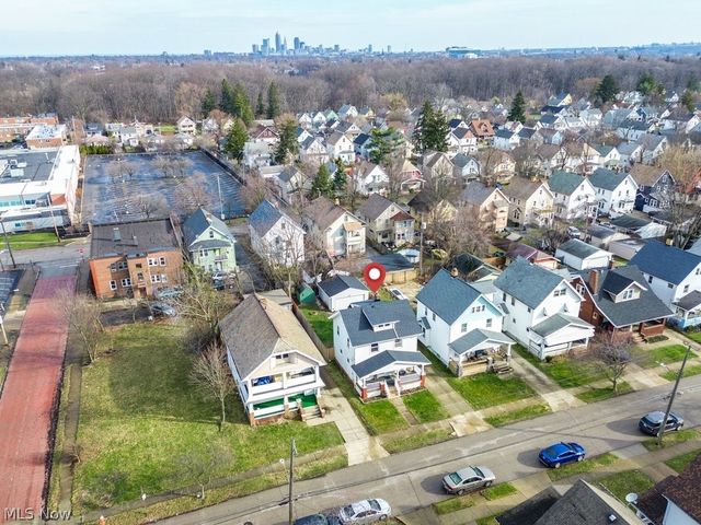 4414 Henritze Avenue, Cleveland, OH 44114