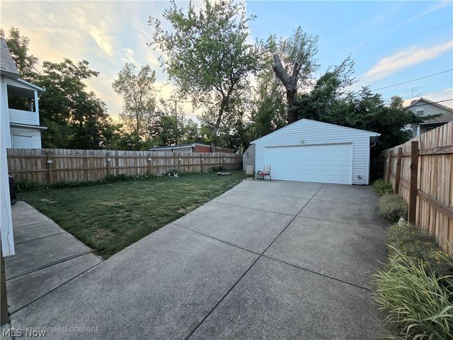 4414 Henritze Avenue, Cleveland, OH 44114