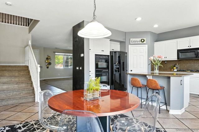 38200 Camarada Ln, Murrieta, CA 92563