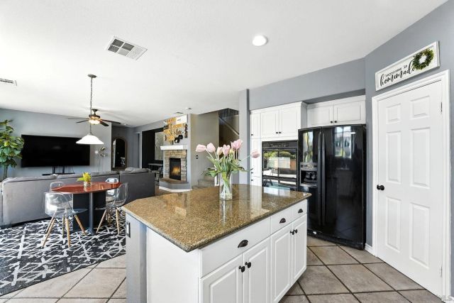 38200 Camarada Ln, Murrieta, CA 92563