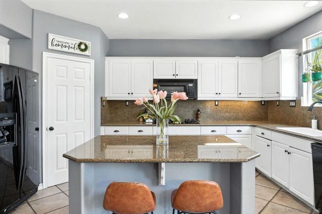 38200 Camarada Ln, Murrieta, CA 92563