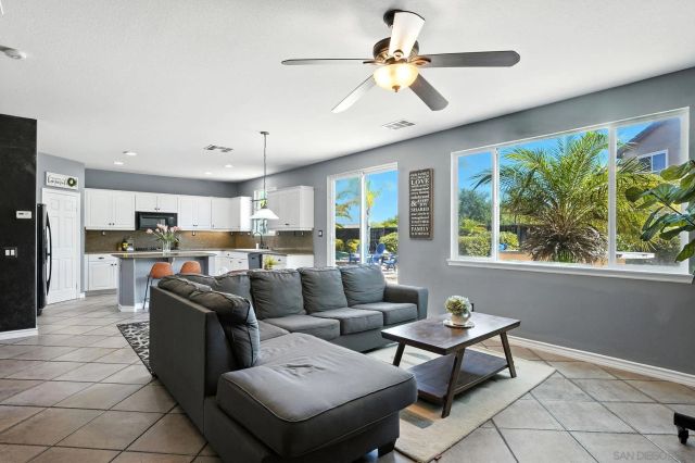 38200 Camarada Ln, Murrieta, CA 92563