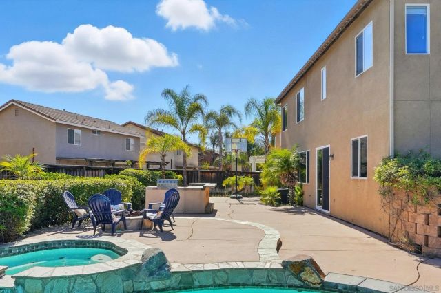 38200 Camarada Ln, Murrieta, CA 92563