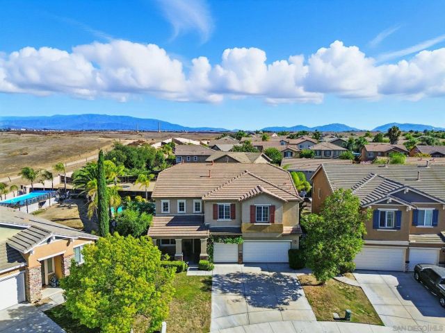 38200 Camarada Ln, Murrieta, CA 92563
