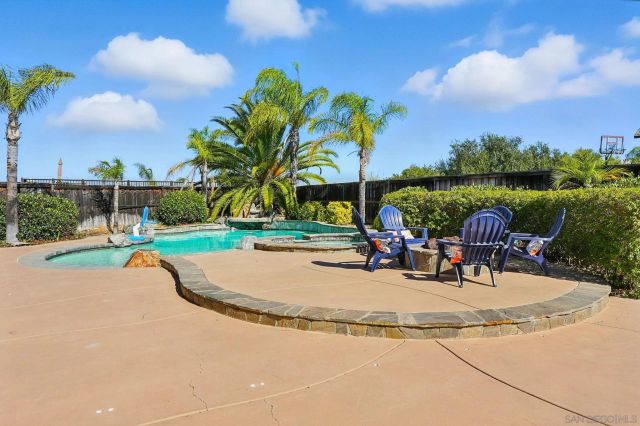 38200 Camarada Ln, Murrieta, CA 92563