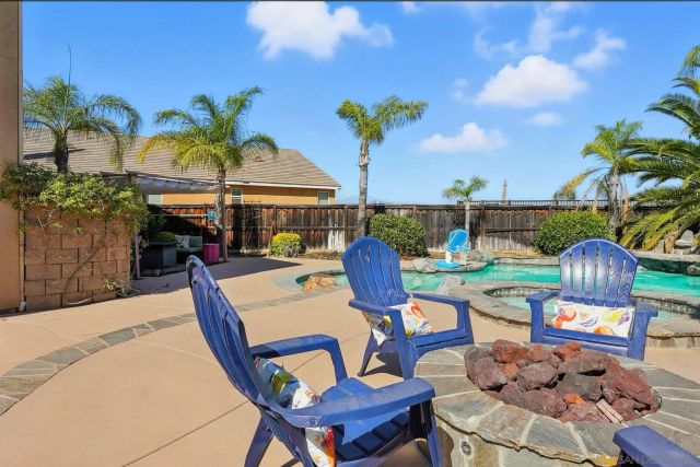 38200 Camarada Ln, Murrieta, CA 92563