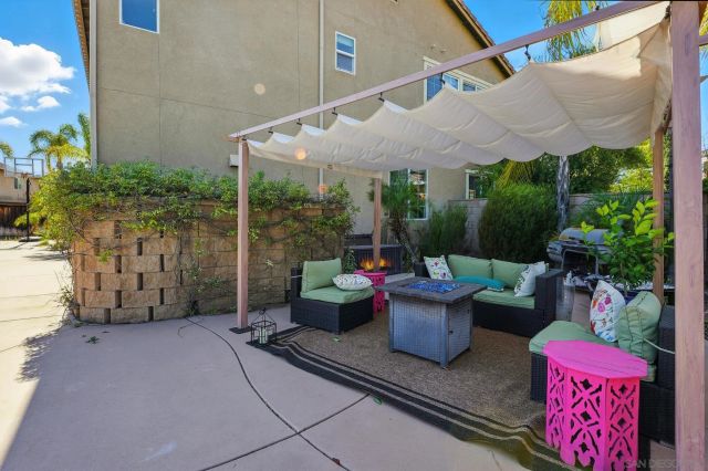 38200 Camarada Ln, Murrieta, CA 92563