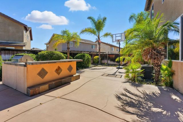 38200 Camarada Ln, Murrieta, CA 92563