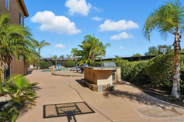 38200 Camarada Ln, Murrieta, CA 92563