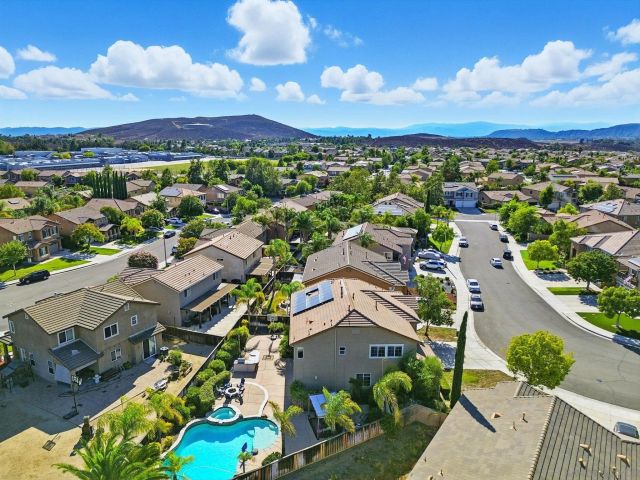 38200 Camarada Ln, Murrieta, CA 92563