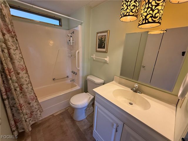 541 Freedom ST, North Fort Myers, FL 33917