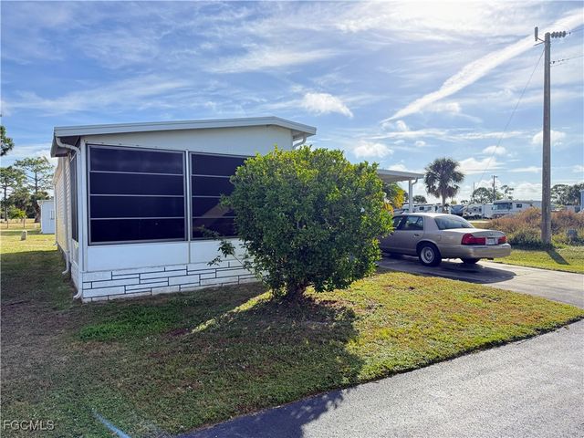 541 Freedom ST, North Fort Myers, FL 33917