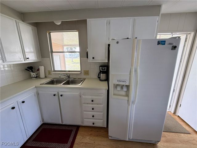 541 Freedom ST, North Fort Myers, FL 33917