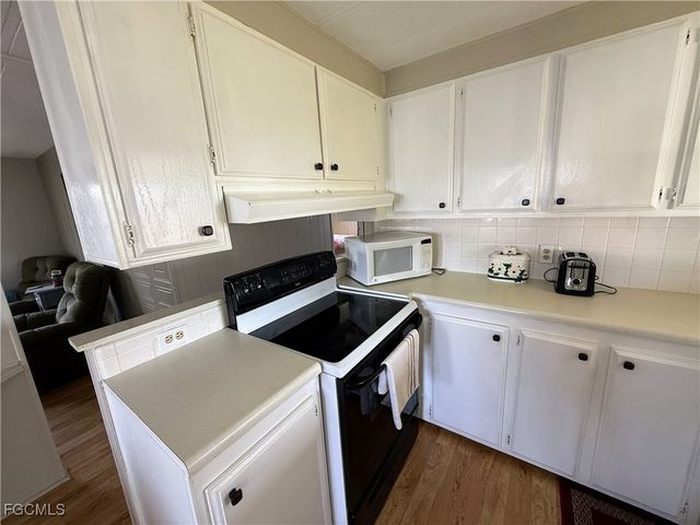 541 Freedom ST, North Fort Myers, FL 33917