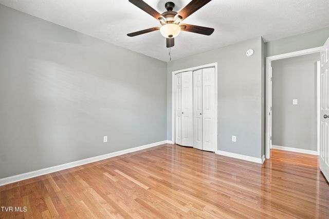 470 Old Hickory Circle, Mount Carmel, TN 37645