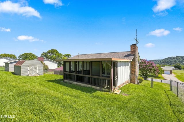 470 Old Hickory Circle, Mount Carmel, TN 37645