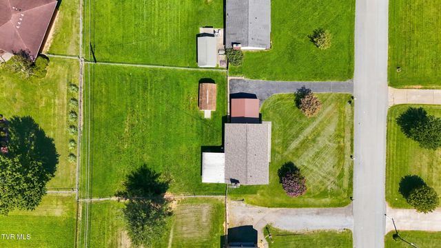 470 Old Hickory Circle, Mount Carmel, TN 37645