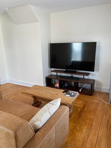 18 Gould St. 2, Wakefield, MA 01880