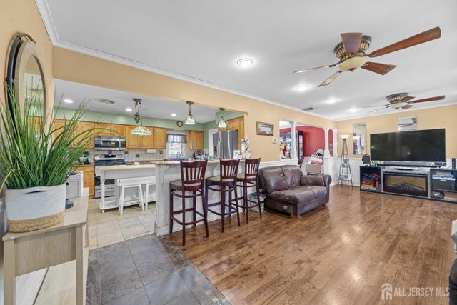 2 Cherbar Court, Colonia, NJ 07067