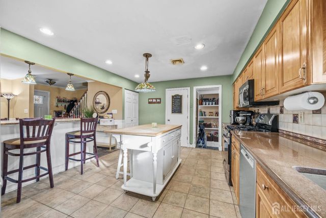 2 Cherbar Court, Colonia, NJ 07067