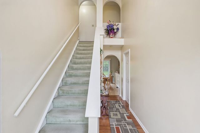301 Holly Ridge DRIVE, Shaler, PA 15116