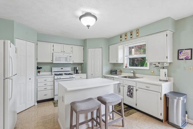 301 Holly Ridge DRIVE, Shaler, PA 15116