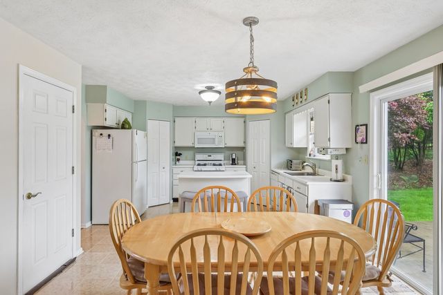 301 Holly Ridge DRIVE, Shaler, PA 15116