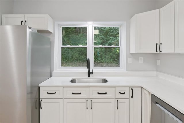 221 Elm St, Edgewood, PA 15218