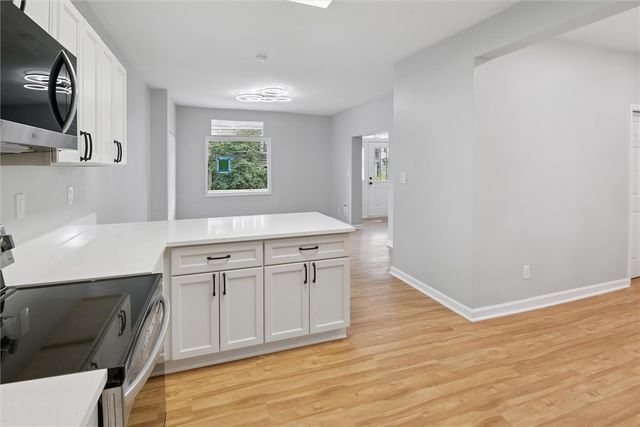 221 Elm St, Edgewood, PA 15218