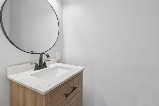 221 Elm St, Edgewood, PA 15218