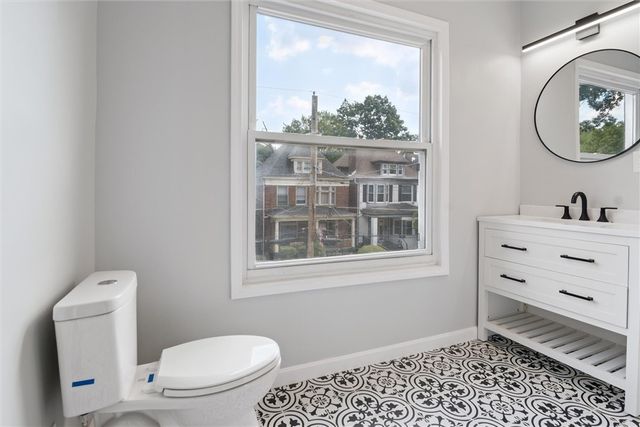 221 Elm St, Edgewood, PA 15218