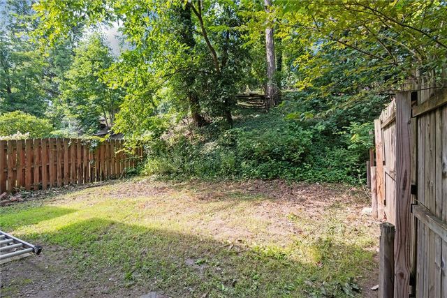 221 Elm St, Edgewood, PA 15218