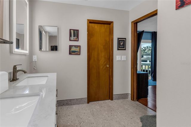 1035 SIRUS TRAIL, Sarasota, FL 34232