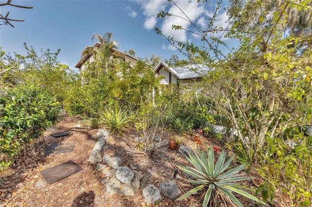 1035 SIRUS TRAIL, Sarasota, FL 34232