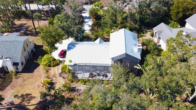 1035 SIRUS TRAIL, Sarasota, FL 34232