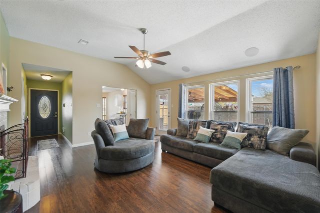 1008 Miles Avenue, Burleson, TX 76028