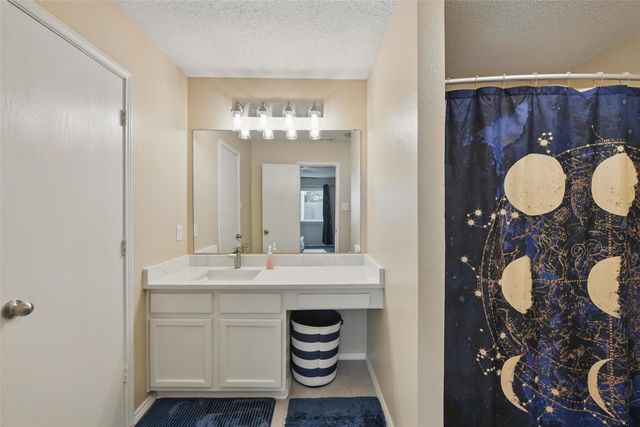 1008 Miles Avenue, Burleson, TX 76028