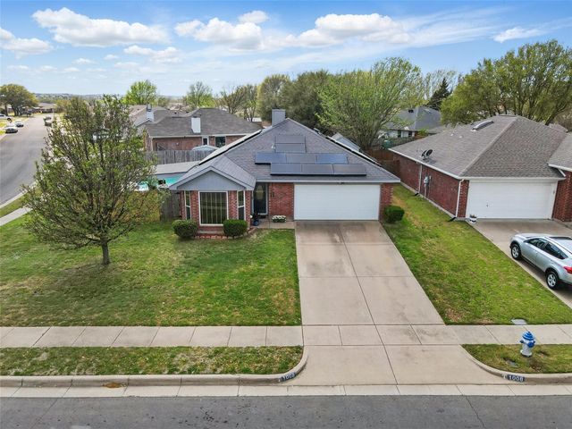 1008 Miles Avenue, Burleson, TX 76028