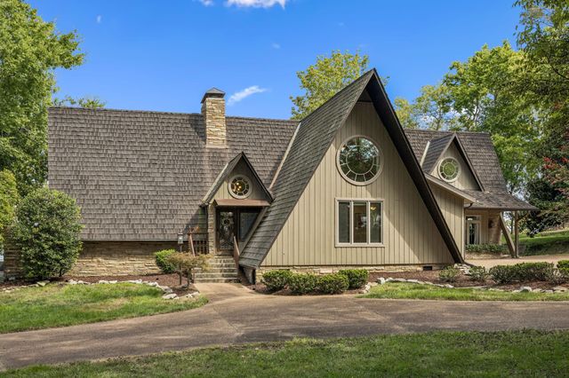 220 Waterview Dr, Hendersonville, TN 37075