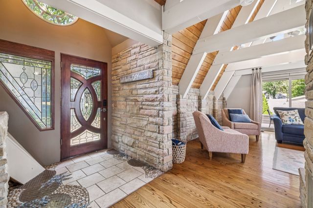 220 Waterview Dr, Hendersonville, TN 37075