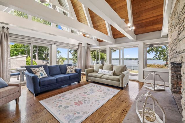 220 Waterview Dr, Hendersonville, TN 37075