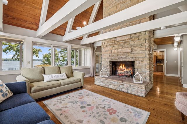 220 Waterview Dr, Hendersonville, TN 37075