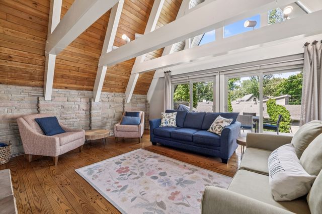 220 Waterview Dr, Hendersonville, TN 37075