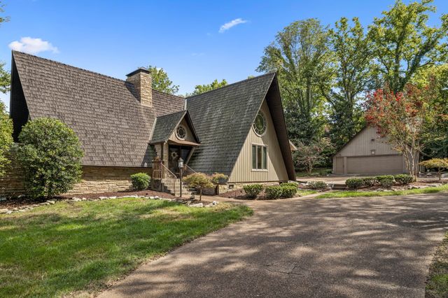 220 Waterview Dr, Hendersonville, TN 37075