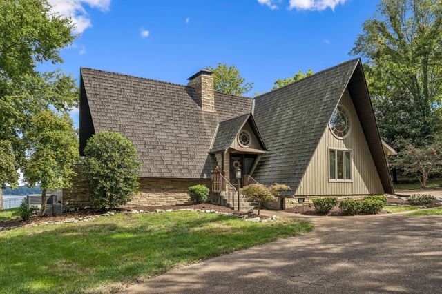 220 Waterview Dr, Hendersonville, TN 37075