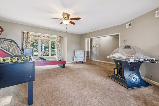 220 Waterview Dr, Hendersonville, TN 37075